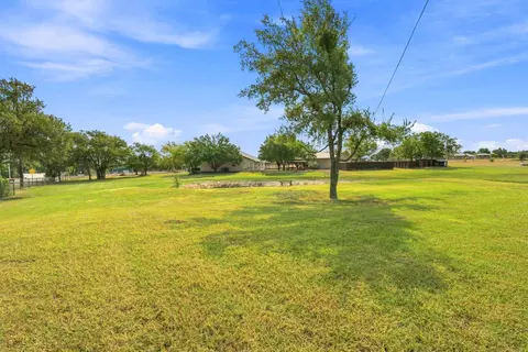 Exterior - 102 Valley View Dr E, Leander, TX 78641 photo 8 of 9