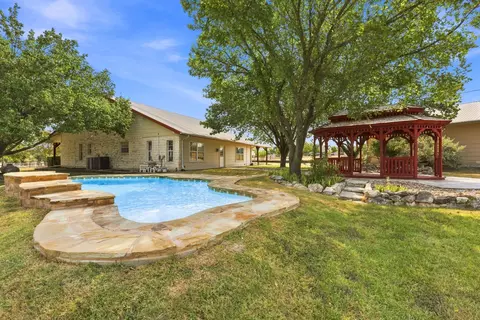 Exterior - 102 Valley View Dr E, Leander, TX 78641 photo 4 of 9