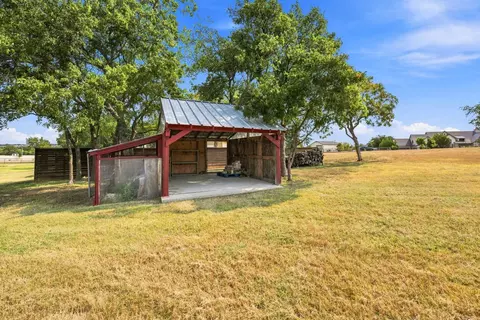 Exterior - 102 Valley View Dr E, Leander, TX 78641 photo 7 of 9