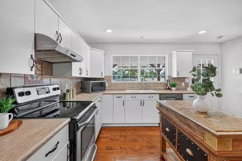 Kitchen - 102 Valley View Dr E, Leander, TX 78641 photo 1 of 3