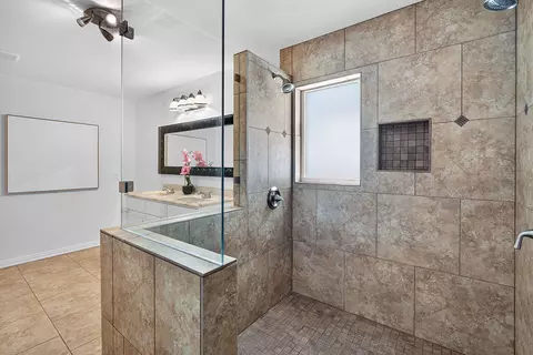 Bath - 102 Valley View Dr E, Leander, TX 78641 photo 5 of 5