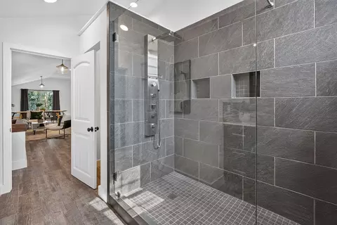 Bath - 102 Valley View Dr E, Leander, TX 78641 photo 1 of 5