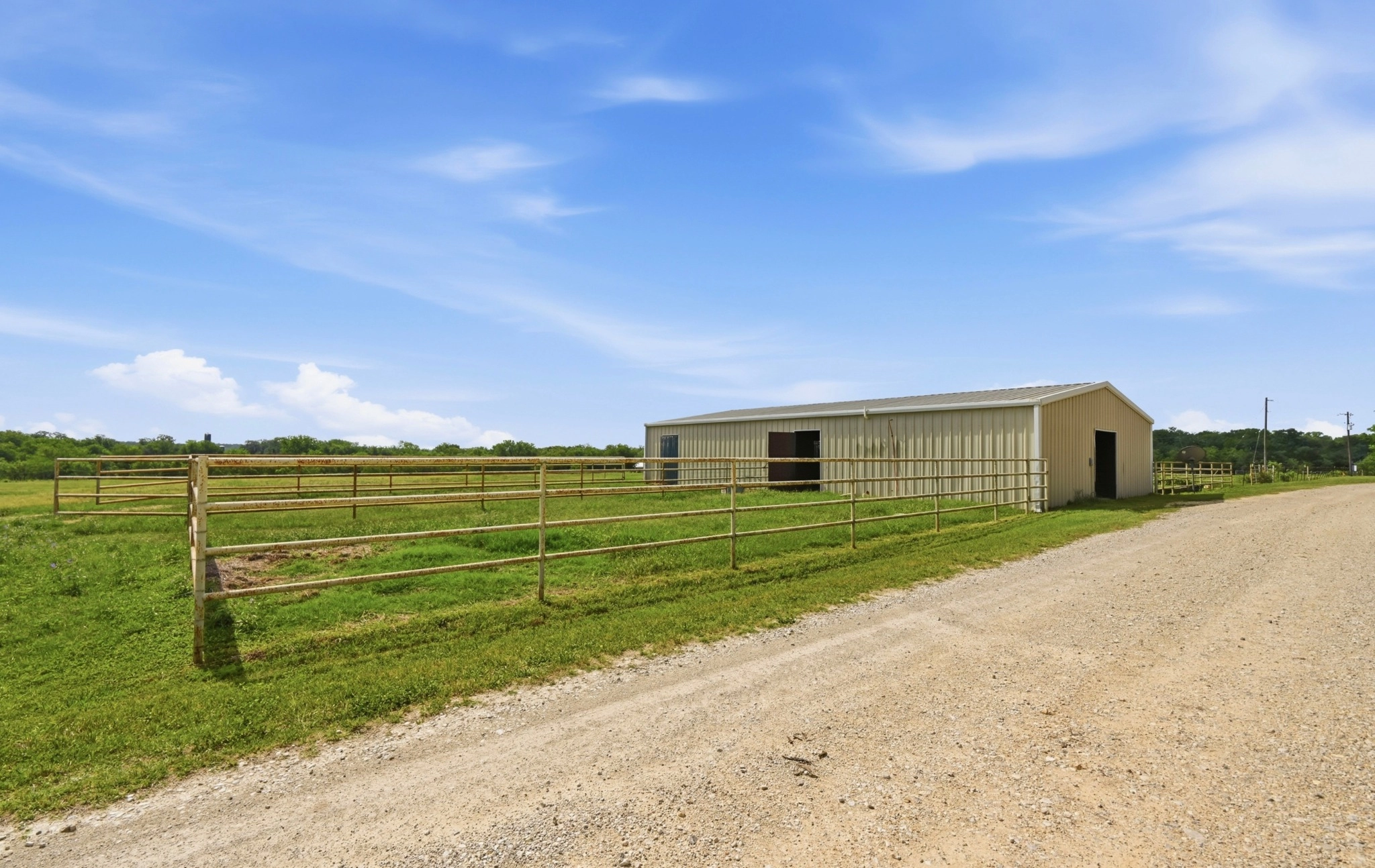 1175 Southern Way, Luling, TX 78648 photo 12