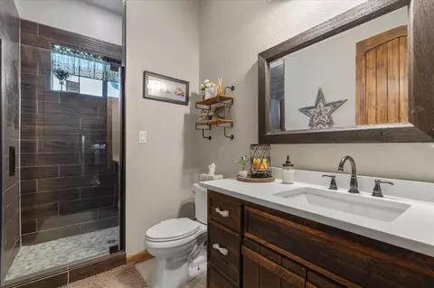 Bath - 175 Wilson Rd, Elgin, TX 78621 photo 5 of 8