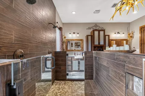 Bath - 175 Wilson Rd, Elgin, TX 78621 photo 4 of 8