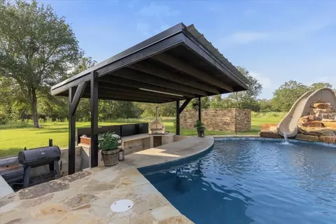 Exterior - 175 Wilson Rd, Elgin, TX 78621 photo 5 of 6