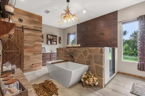 Bath - 175 Wilson Rd, Elgin, TX 78621 photo 2 of 8