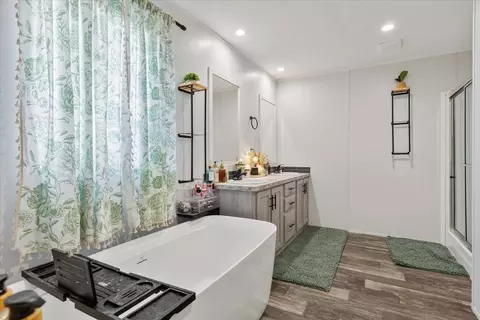 Bath - 175 Wilson Rd, Elgin, TX 78621 photo 8 of 8