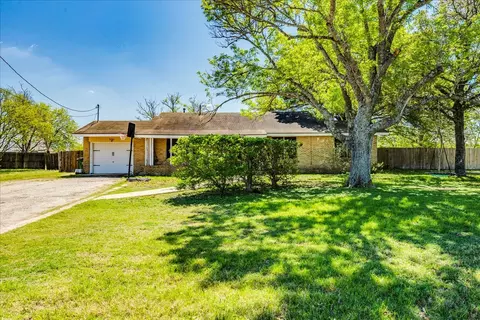 500 Blackjack St, Lockhart, TX 78644
