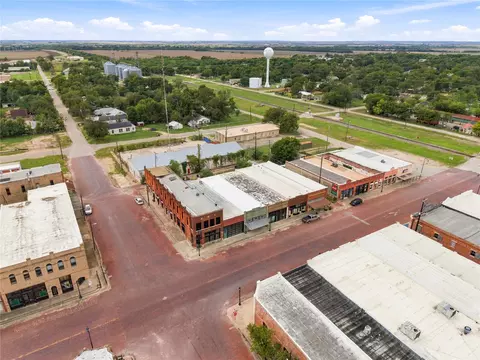 View/Area - 137 E Clark St, Bartlett, TX 76511 photo 4 of 7