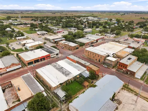 View/Area - 137 E Clark St, Bartlett, TX 76511 photo 5 of 7