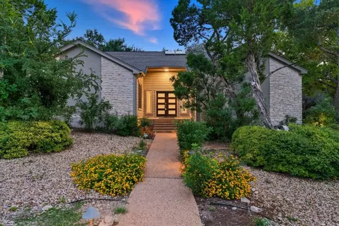 201 Nautilus Ave, Lakeway, TX 78738