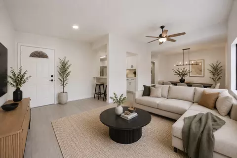 5801 Thunderbird St #B-22, Lago Vista, TX 78645