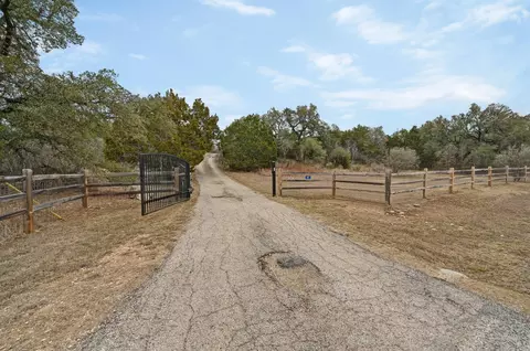 140 Barton Ranch Cir, Dripping Springs, TX 78620