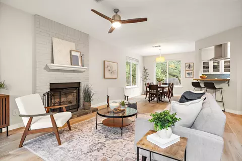 8005 Doe Meadow Dr, Austin, TX 78749
