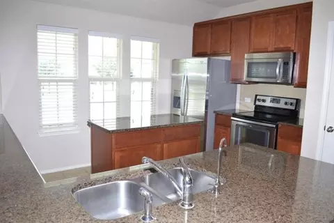 520 S Brook Dr, Leander, TX 78641 photo 3