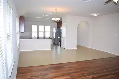 520 S Brook Dr, Leander, TX 78641 photo 2