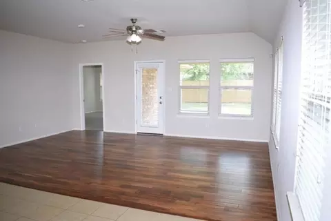 520 S Brook Dr, Leander, TX 78641 photo 5