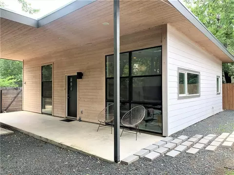 2103 E 14th St #B, Austin, TX 78702