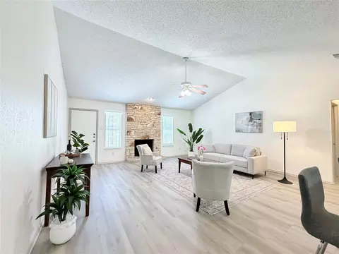 8200 Furness Dr, Austin, TX 78753