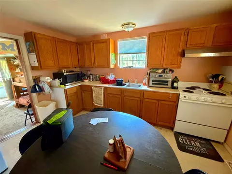 Kitchen - 8947 S Fm 1915, Buckholts, TX 76518 photo 1 of 2