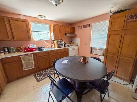 Kitchen - 8947 S Fm 1915, Buckholts, TX 76518 photo 2 of 2