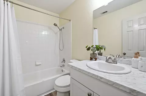 Bath - 4584 Mather, Kyle, TX 78640 photo 2 of 2