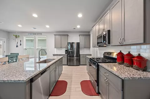 161 Appleberry Ln, Elgin, TX 78621