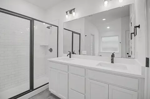 Bath - 3116 Brady Ct, Bryan, TX 77808 photo 3 of 3