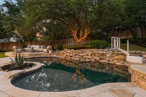13300 Country Lake Dr, Austin, TX 78732