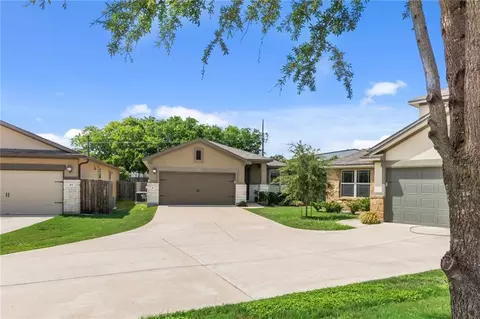 Exterior - 417 Anacua Loop #6, Manchaca, TX 78652 photo 3 of 8