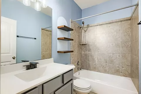 Bath - 417 Anacua Loop #6, Manchaca, TX 78652 photo 2 of 2