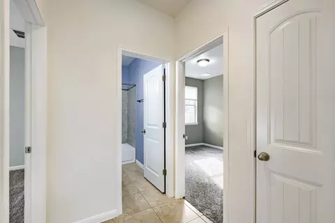 Entry Way - 417 Anacua Loop #6, Manchaca, TX 78652 photo 2 of 2