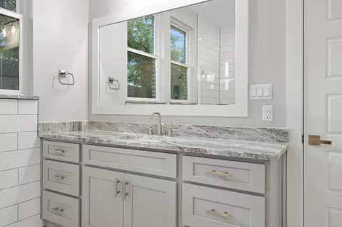 Bath - 112 Axis Loop, Georgetown, TX 78628 photo 7 of 9