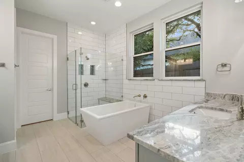Bath - 112 Axis Loop, Georgetown, TX 78628 photo 3 of 9
