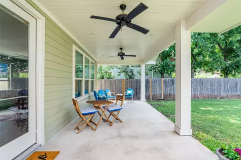 Exterior - 705 E 49th St #A, Austin, TX 78751 photo 5 of 6