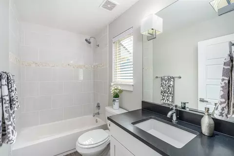 Bath - 705 E 49th St #A, Austin, TX 78751 photo 4 of 4