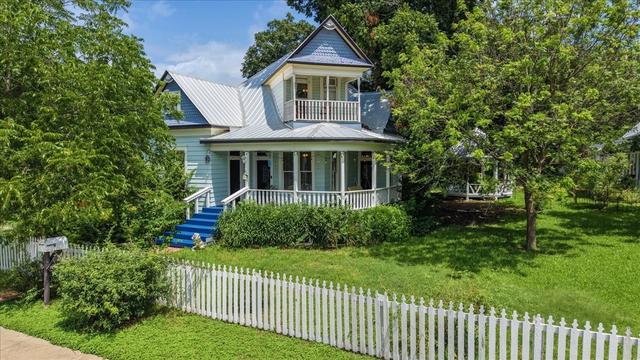 702 E Main St, Round Rock, TX 78664