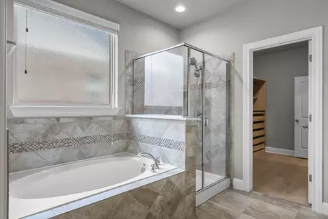 Bath - 4401 Trinity Woods St, Leander, TX 78641 photo 2 of 6
