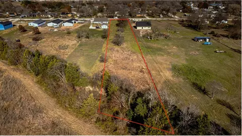 703 4th St, Bruceville Eddy, TX 76524 photo 2