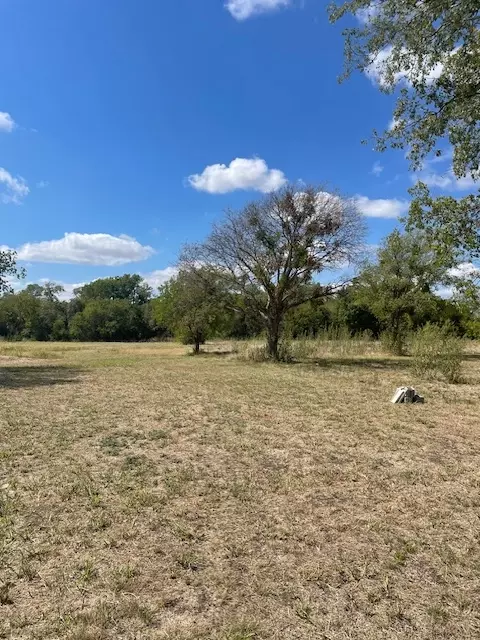 703 4th St, Bruceville Eddy, TX 76524 photo 6