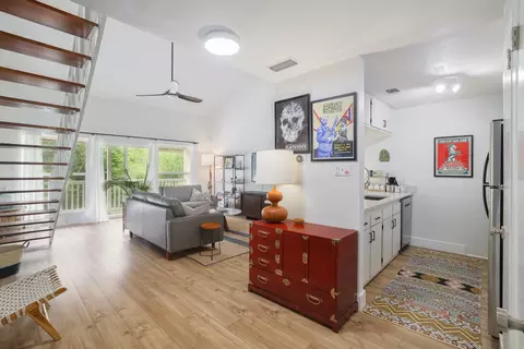1818 S Lakeshore Blvd #25, Austin, TX 78741