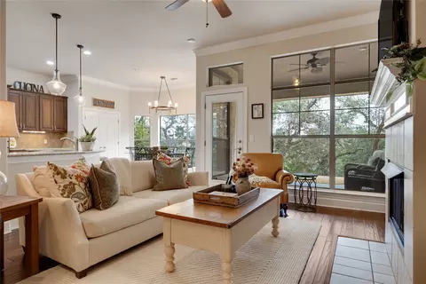 7800 Southwest Pkwy #412, Austin, TX 78735
