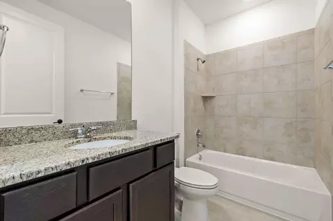 Bath - 328 Terrene Trl, Georgetown, TX 78628 photo 3 of 4