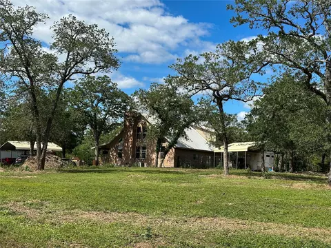 380 Woodlands Dr, Bastrop, TX 78602