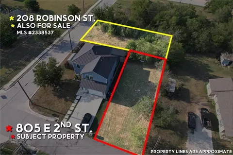 805 E 2nd St, Taylor, TX 76574