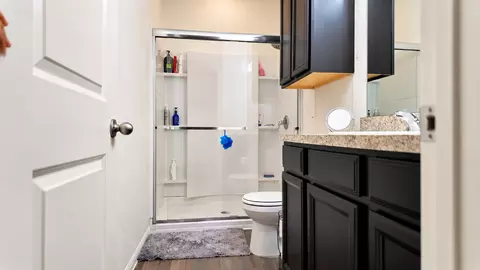 Bath - 130 Satsuma Ln, Kyle, TX 78640 photo 3 of 3