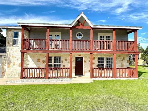 8508 Grandview Dr, Jonestown, TX 78645