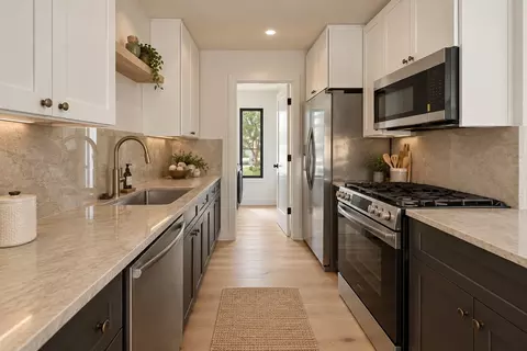 Kitchen - 3917 Leafield Dr, Austin, TX 78749 photo 1 of 2