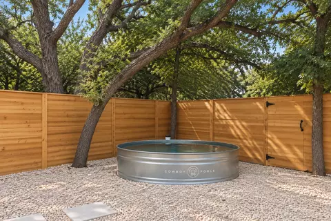 Exterior - 3917 Leafield Dr, Austin, TX 78749 photo 4 of 4